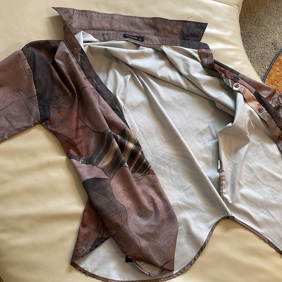 Abstract looking loose blouse - Picture 6 of 6